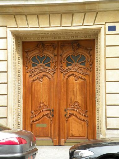  belle porte d'entrée d'immeuble, 18, rue de l'Amiral Hamelin